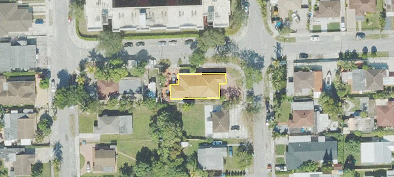 Updated 3BR/2BA Duplex with Patio
