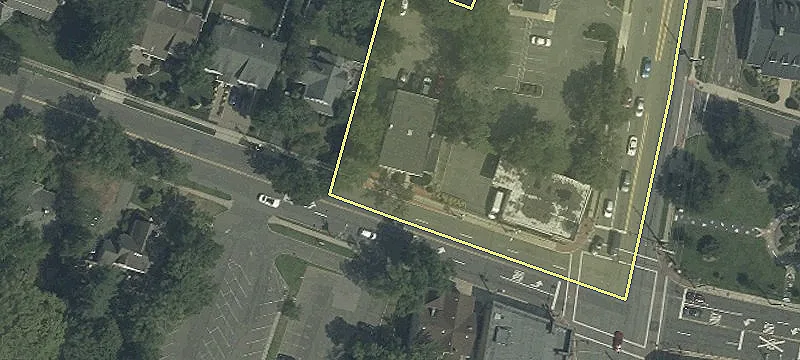 9-Unit Walk-Up Apartment Building