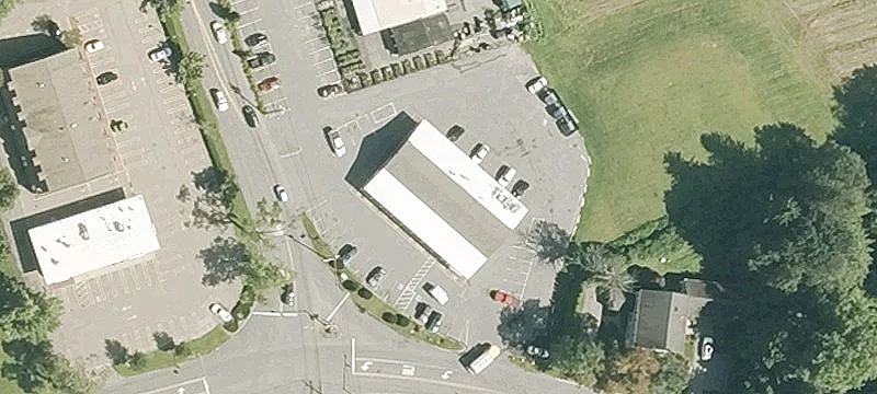 Retail Space with Strong Visibility