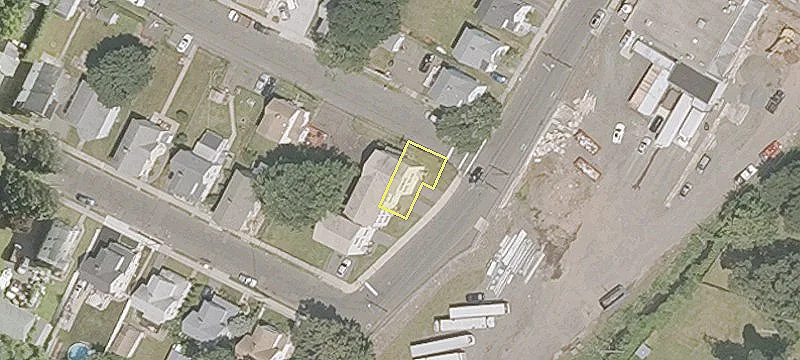 Duplex with Vacant Remodeled Unit
