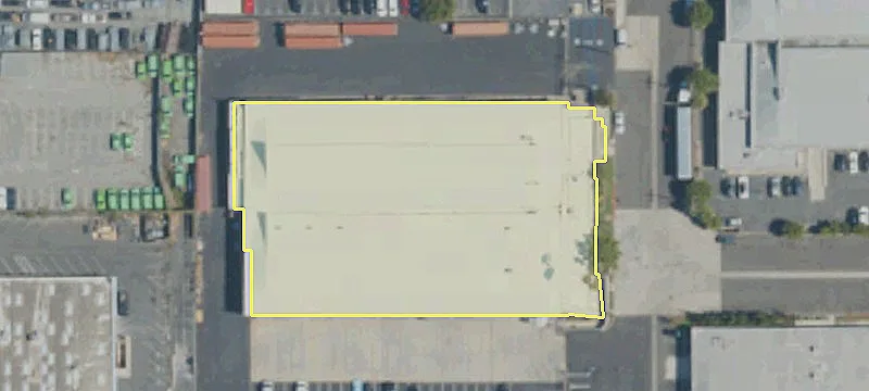 Cross-Dock Warehouse with 13 Doors