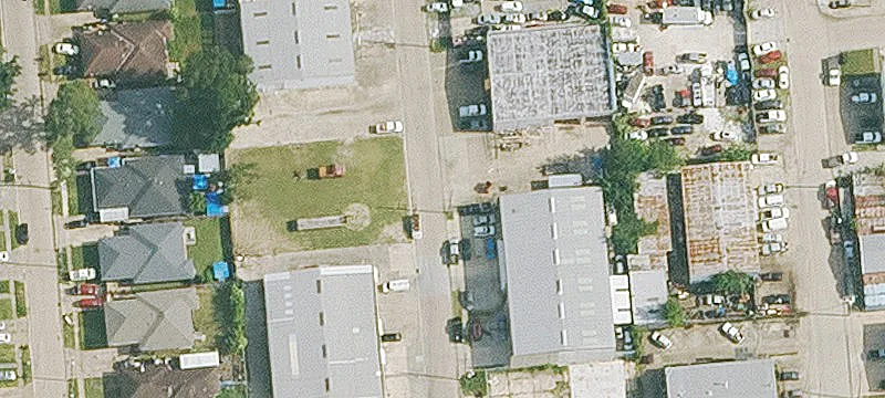 Flex Building with Multiple Units