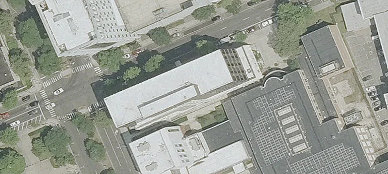 One-Bedroom Apartment in Secure Building