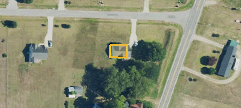 Unrestricted Recreational Waterfront Land