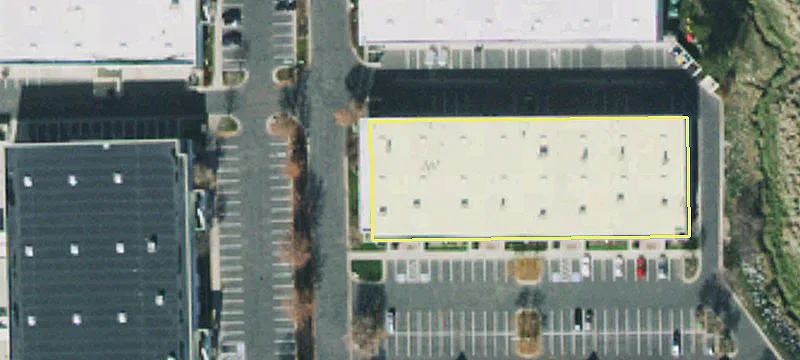 Ground-Level Warehouse Suite with 18' Ceilings