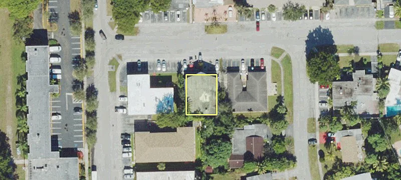 Well-Maintained 6-Unit Apartment Building