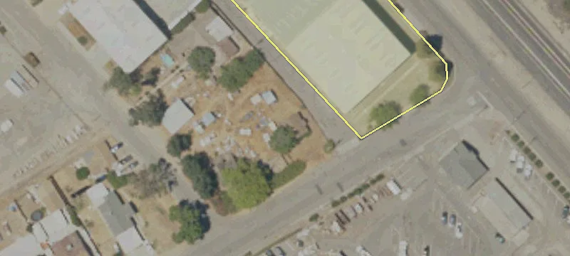 Light Industrial Warehouse with Yard