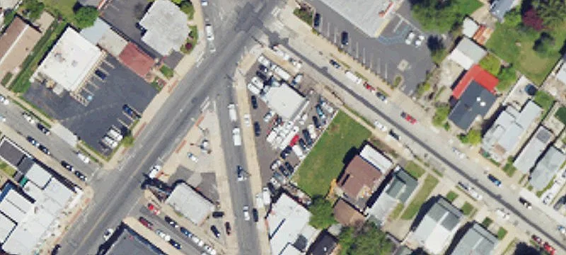 Auto Repair Facility on Signalized Corner
