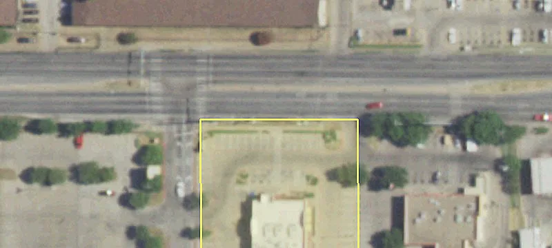 Retail Space in Anchored Shopping Center