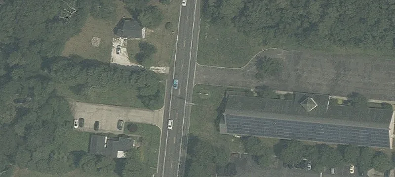 Zoned Multi-Use Building on Acreage