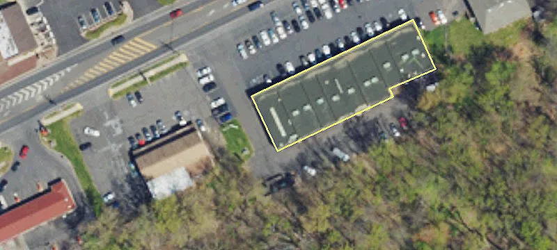 Retail Storefront in High-Traffic Center