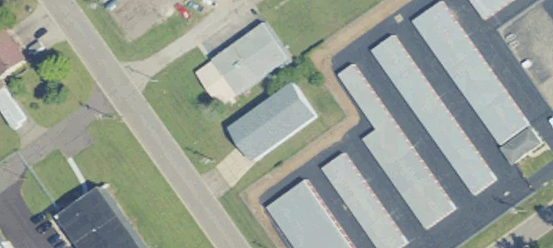 Fenced Industrial Warehouse for Lease