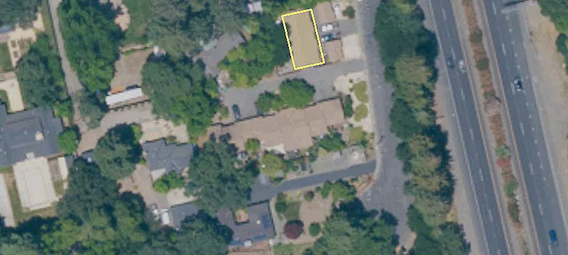 Renovation Triplex with Three Entrances