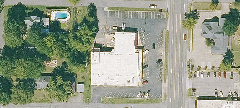 Multi-Tenant Retail Building