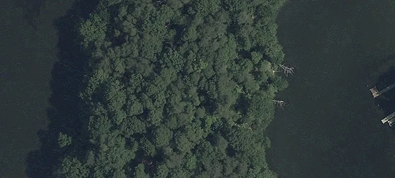 Private Waterfront Peninsula Homesite