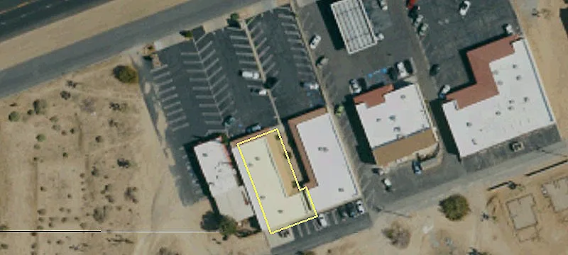 Multi-Unit Retail Complex With Courtyard