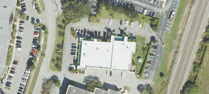 Office/Warehouse Flex Building with Overhead Doors