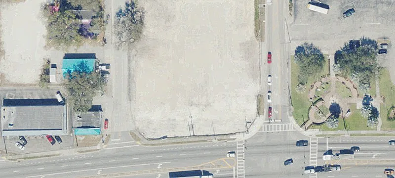 Corner Commercial Land with Signal