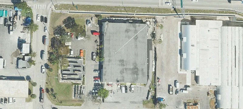 Industrial-Commercial Warehouse For Lease
