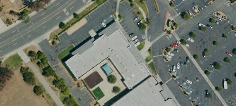 Neighborhood Shopping Center with Vacant Anchor