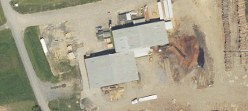 Versatile Warehouse with Multiple Doors