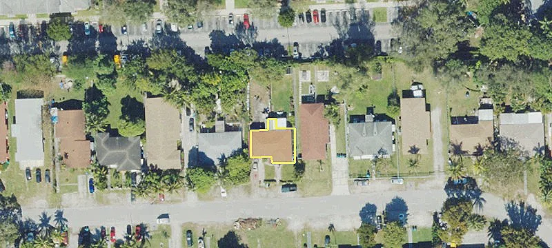 Two-Bedroom Duplex with Private Yard