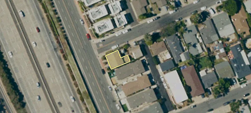 Corner Quadplex with Renovation Needs