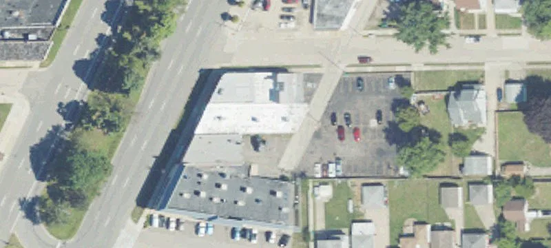 Single-Tenant Retail Office Building