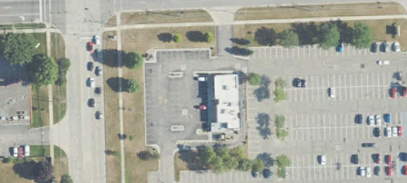 Hard-Corner Retail Restaurant Building