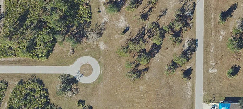 Residential Buildable Lot in Rotonda Sands