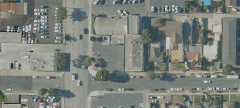 Single-Tenant Retail/Office Building