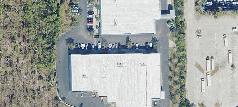 Flex/Industrial Building with High Clear Height