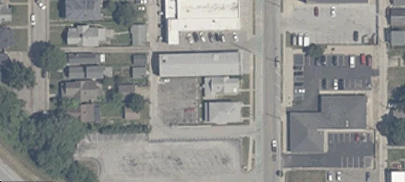 Retail/Flex Building for Lease
