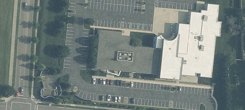 Freestanding Office and Creative Building