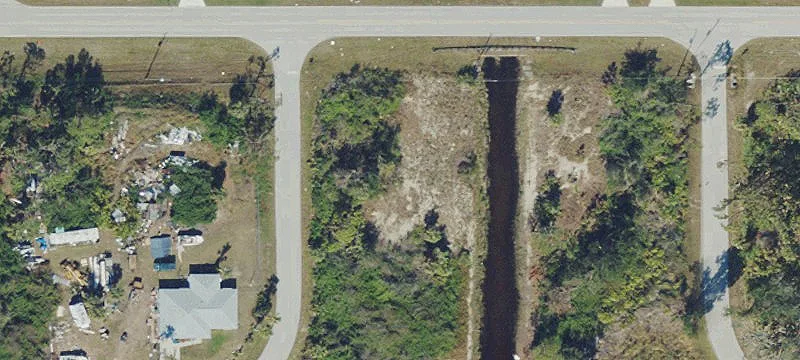 Corner Lot Near Waterfront Canal