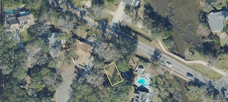 Signalized Corner Retail Ground Lease