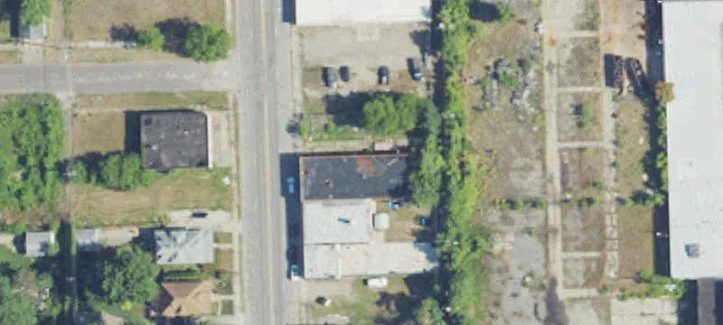 Warehouse with 15-Foot Garage Door