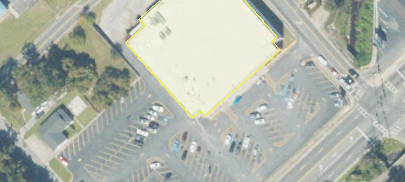 Grocery Storefront at Signalized Intersection