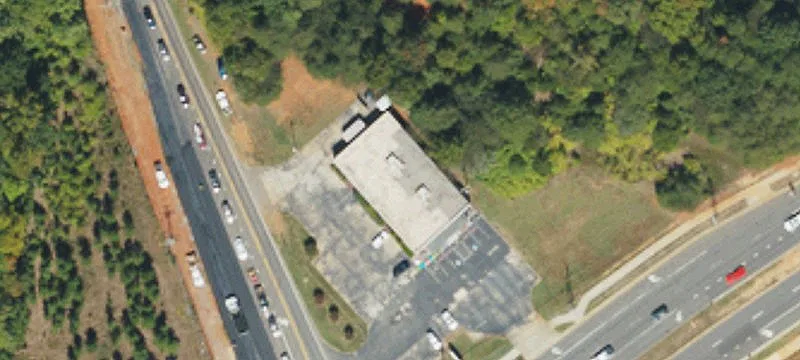 Single-Tenant Retail Showroom Corner Lot
