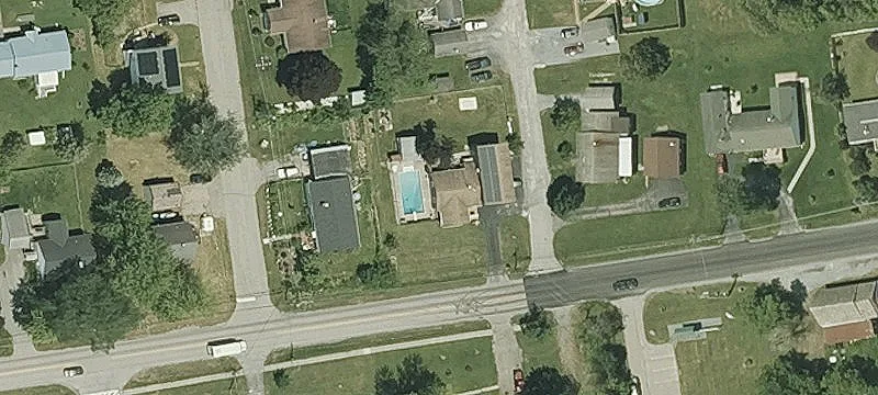 Former Bank Drive-Thru Retail Space