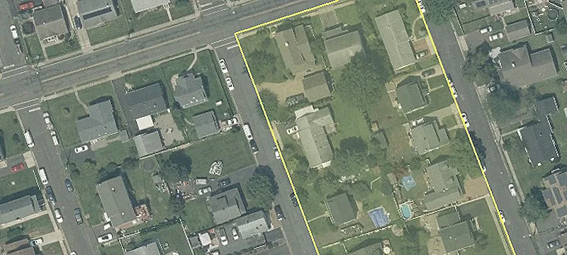 Side-by-Side Two-Family Ranch