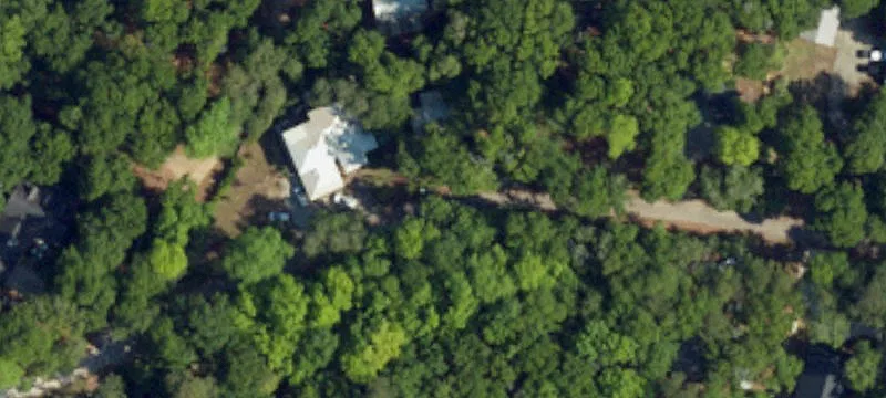 Waterfront Docking Property with 50-Foot Slip