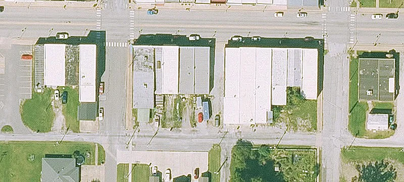 Retail Building with Front and Rear Parking