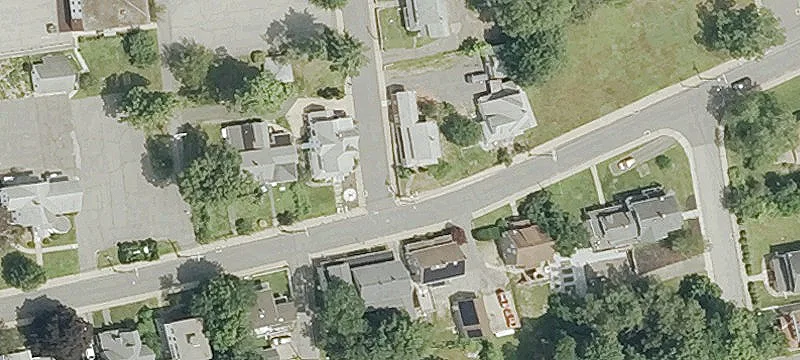2BR Apartment in 4-Unit Home