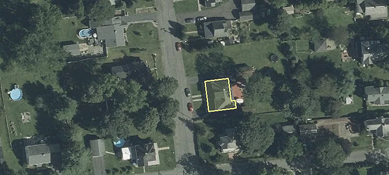 Well-Kept Duplex with Attic and Basement
