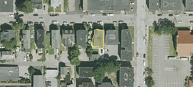 Fully Renovated 6-Unit Apartment Building