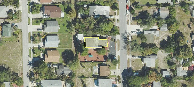 Former Daycare Cottage on Double Lot