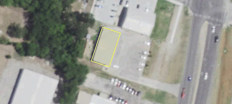 High-Visibility Retail Office Suite