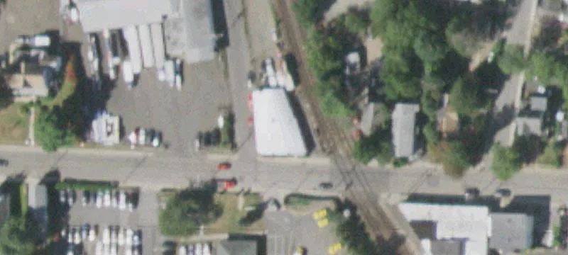 Auto Repair Facility with Six Bays