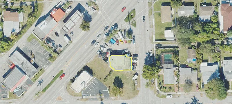 Multi-Tenant Retail Building